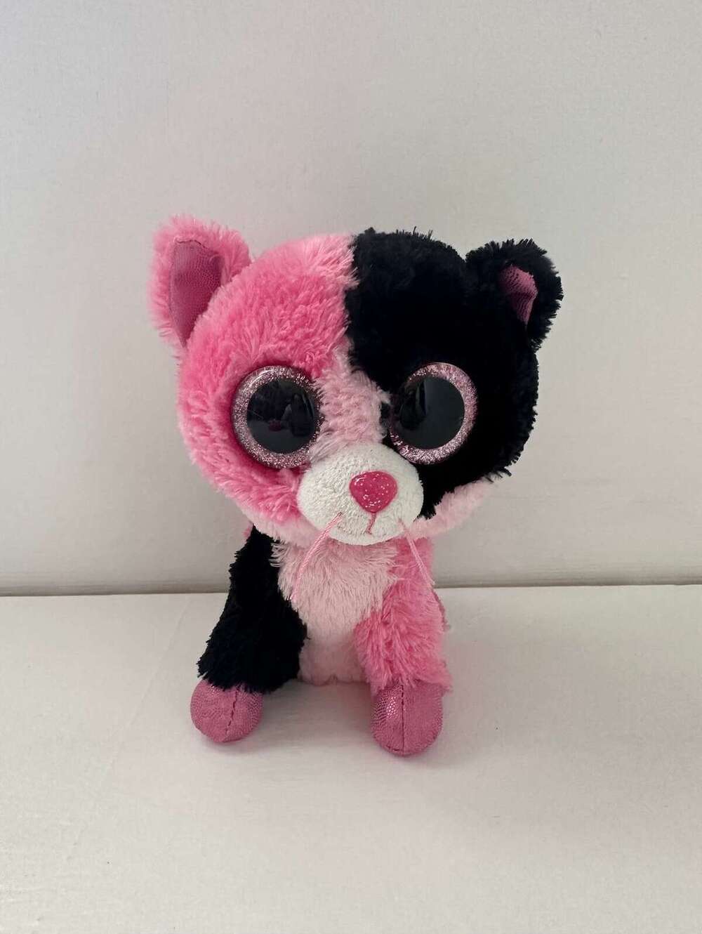 Ty Beanie Boo Dazzle the Pink and BlackCat Justice Excl No Hang Tag (6 inch)
